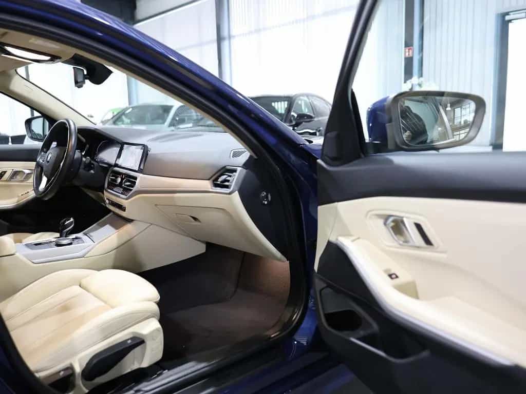 BMW 320 d Touring SPORT BLUE & BEIGE / PANORAMA, LED 02/2022-photo-19
