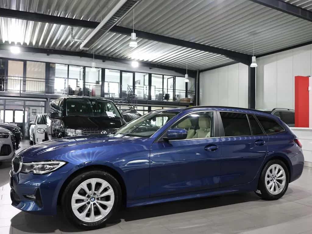 BMW 320 d Touring SPORT BLUE & BEIGE / PANORAMA, LED 02/2022-photo-6