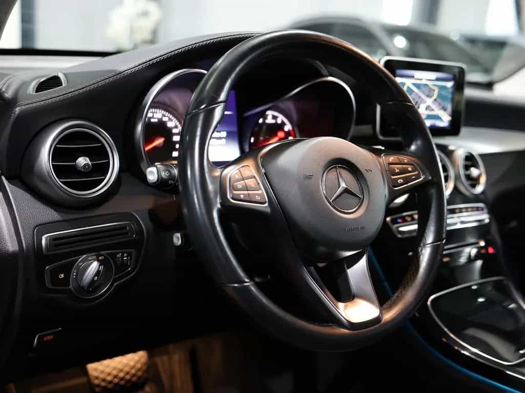 Mercedes-Benz GLC 250 4M LUXURY / LEDER / NAVI+KAMERA / NOTRUF 11/2018-photo-13