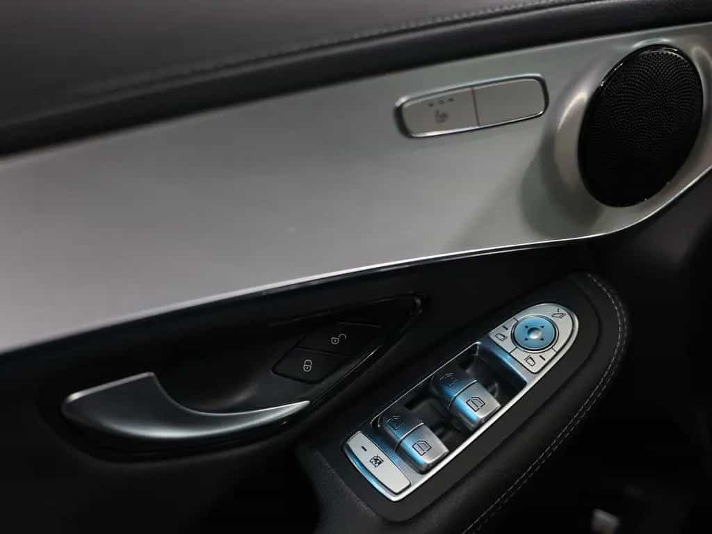 Mercedes-Benz GLC 250 4M LUXURY / LEDER / NAVI+KAMERA / NOTRUF 11/2018-photo-15
