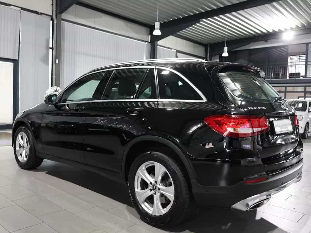 Mercedes-Benz GLC 250 4M LUXURY / LEDER / NAVI+KAMERA / NOTRUF 11/2018-photo-8