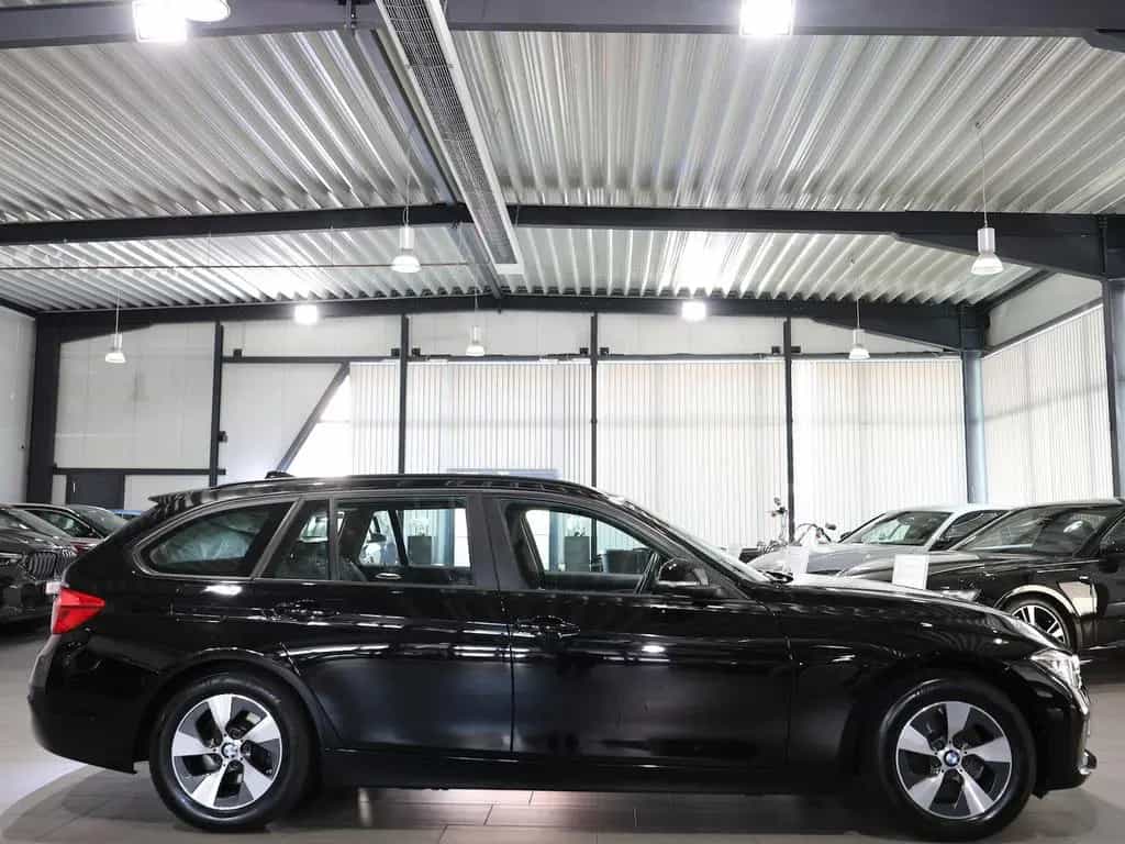 BMW 320 d Touring Advantage BUSINESS 1.HAND / LED 06/2019-photo-7