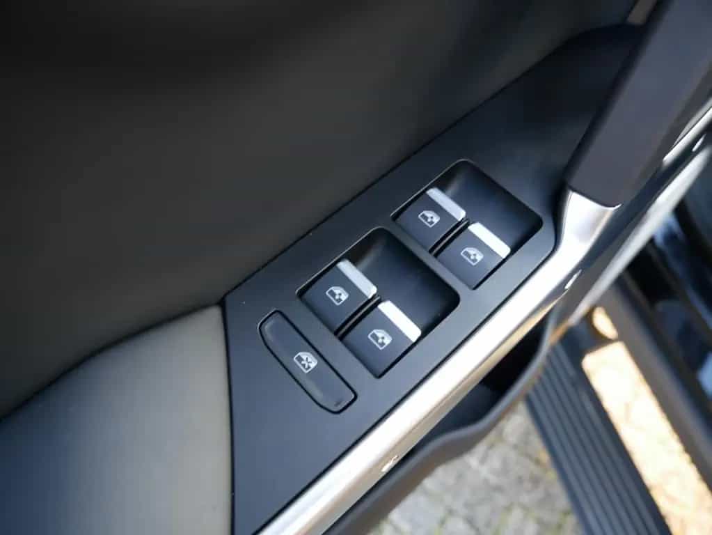 BAW 212 4 x4 Diesel Automatik GSD Metallic ALU null-photo-19