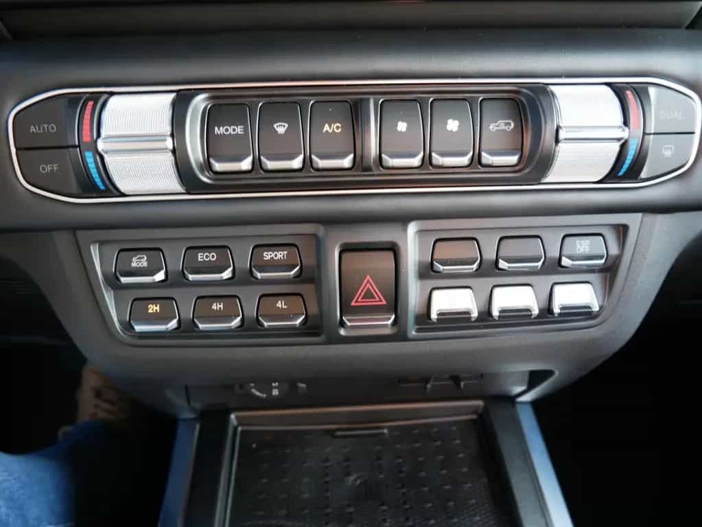 BAW 212 4 x4 Diesel Automatik GSD Metallic ALU null-photo-5