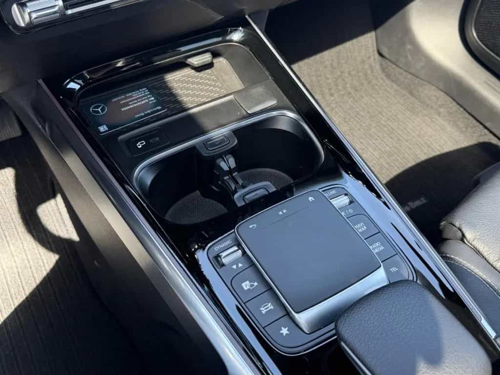 Mercedes-Benz GLB 250 4Matic Distr*Leder*AHK*PANO*360°Keyless 02/2021-photo-25