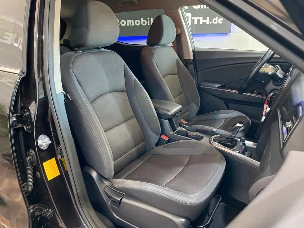 Ssangyong Tivoli 1.5 T-GDi 2WD AT+SZH+SPUR+RFK+NAVI 10/2019-photo-17