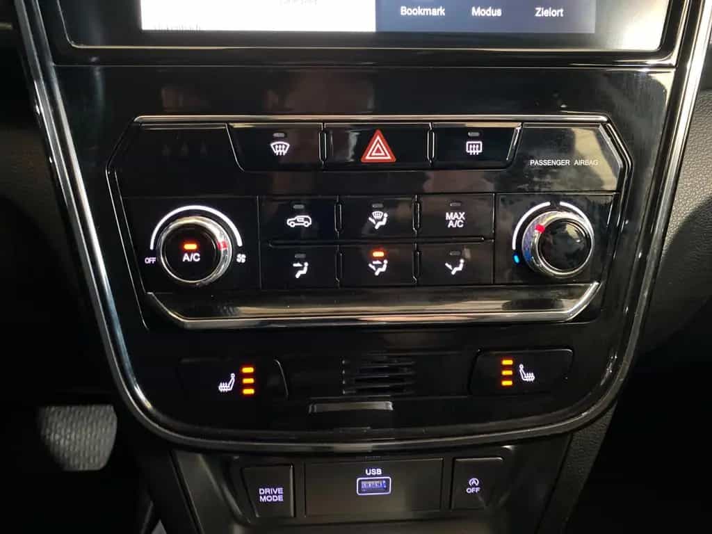 Ssangyong Tivoli 1.5 T-GDi 2WD AT+SZH+SPUR+RFK+NAVI 10/2019-photo-22