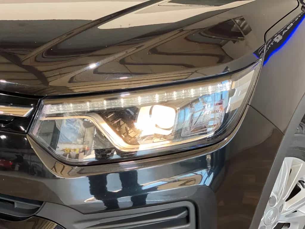 Ssangyong Tivoli 1.5 T-GDi 2WD AT+SZH+SPUR+RFK+NAVI 10/2019-photo-5