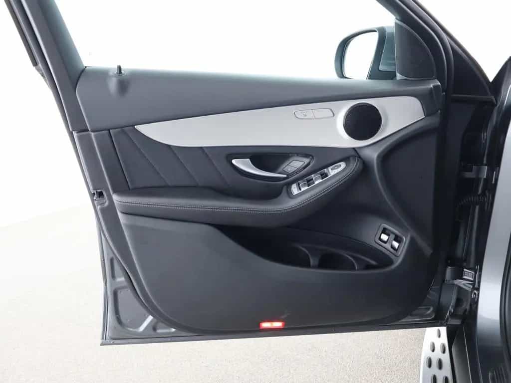 Mercedes-Benz GLC 250 4M AMG AHK Pano Comand LED Ambiente 01/2019-photo-12