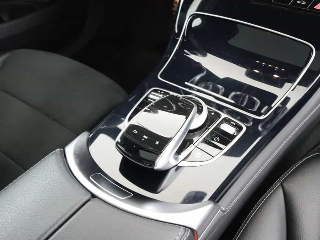 Mercedes-Benz GLC 250 4M AMG AHK Pano Comand LED Ambiente 01/2019-photo-18