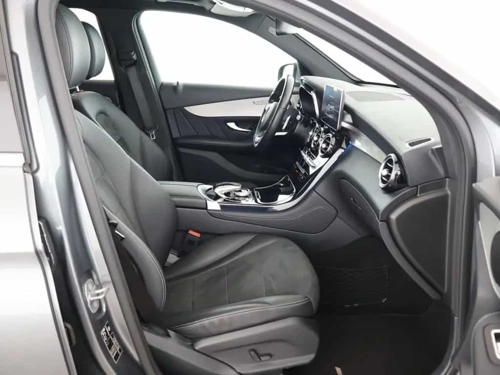 Mercedes-Benz GLC 250 4M AMG AHK Pano Comand LED Ambiente 01/2019-photo-9