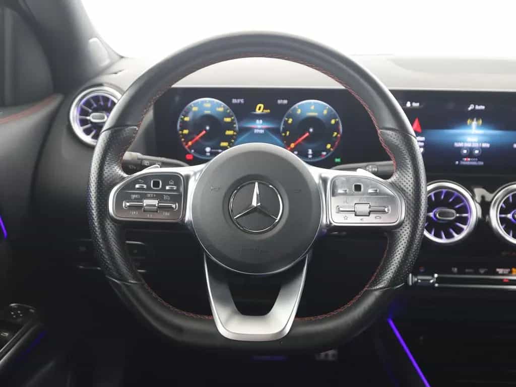 Mercedes-Benz GLA 200 AMG MBUX Kamera LED Navi Park-Ass. 04/2021-photo-11