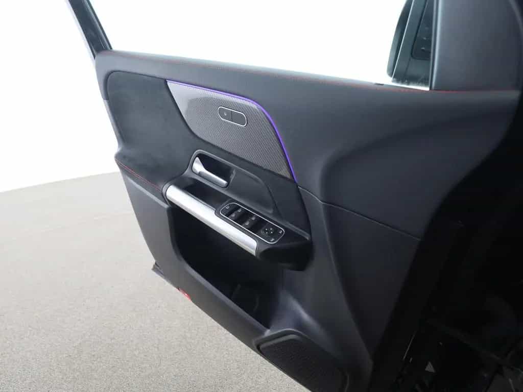 Mercedes-Benz GLA 200 AMG MBUX Kamera LED Navi Park-Ass. 04/2021-photo-13