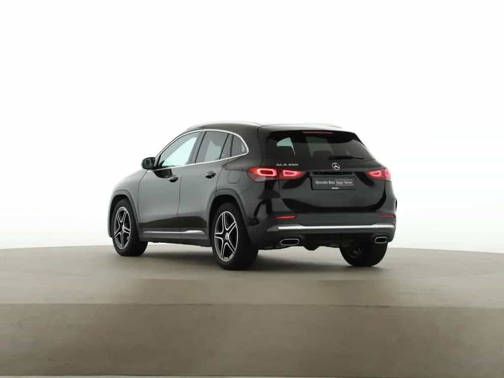 Mercedes-Benz GLA 200 AMG MBUX Kamera LED Navi Park-Ass. 04/2021-photo-4