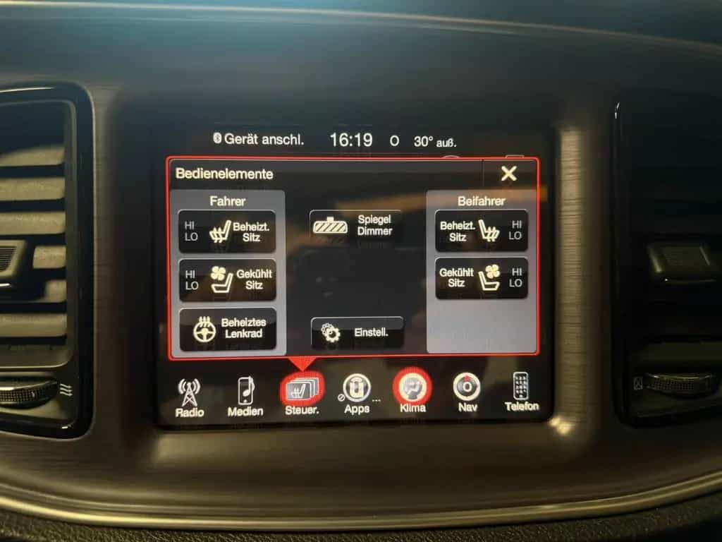 Dodge Challenger V6 3,6 SXT 09/2017-photo-25