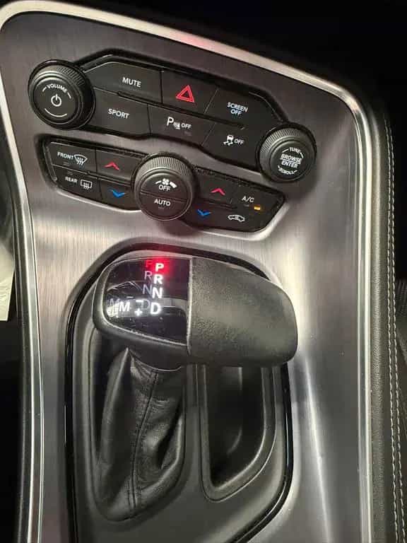 Dodge Challenger V6 3,6 SXT 09/2017-photo-28