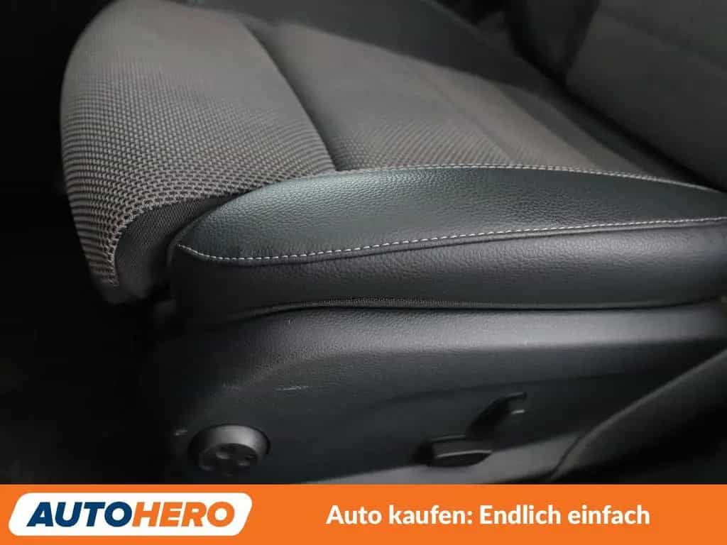 Mercedes-Benz E 200 Mild-Hybrid T 4Matic Avantgarde Aut. *LED* 10/2019-photo-32