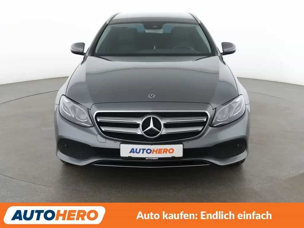 Mercedes-Benz E 220 d T 4Matic Avantgarde Aut. *NAVI*LED*PDC* 02/2018-photo-8