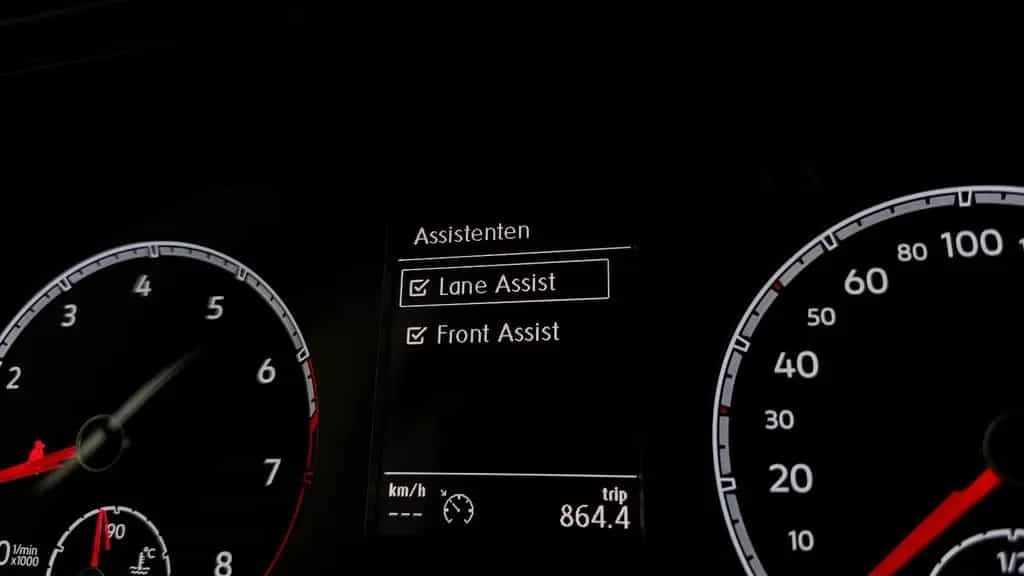 Volkswagen T-Roc 1.5 ACC LANE SHZ PDC AHK TÜV SERVICE 8X 04/2018-photo-13