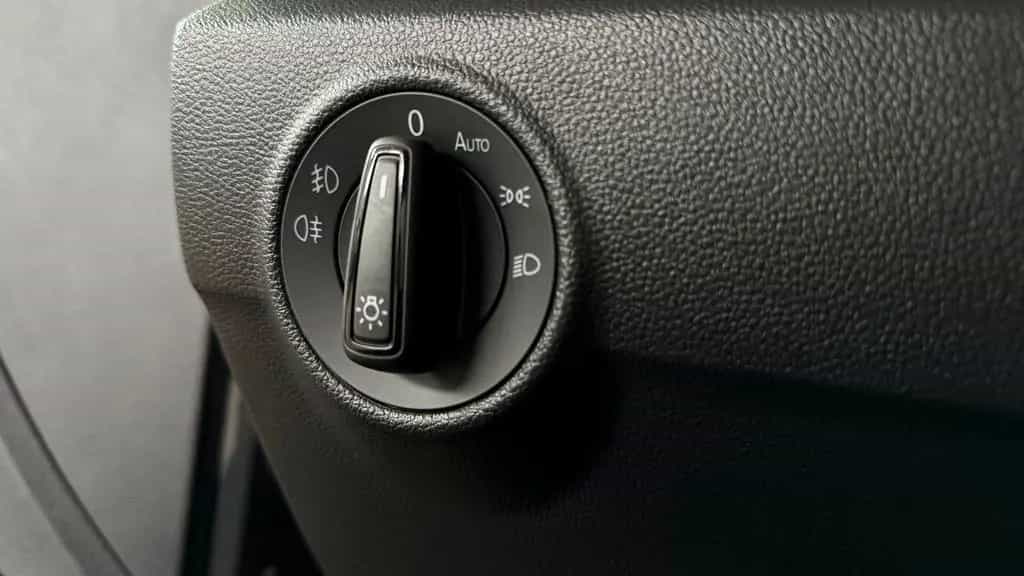 Volkswagen T-Roc 1.5 ACC LANE SHZ PDC AHK TÜV SERVICE 8X 04/2018-photo-17