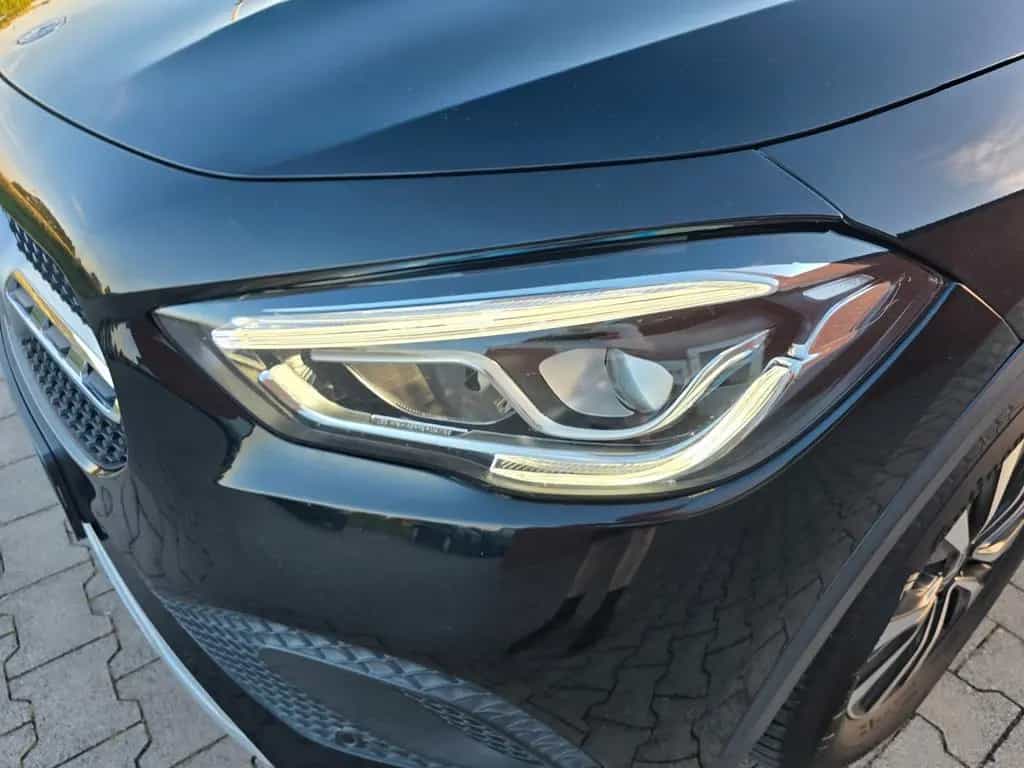 Mercedes-Benz GLA 200 LED MBUX  AHK schwenkb. DAB Allwetter 12/2020-photo-1