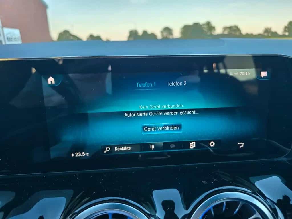 Mercedes-Benz GLA 200 LED MBUX  AHK schwenkb. DAB Allwetter 12/2020-photo-26