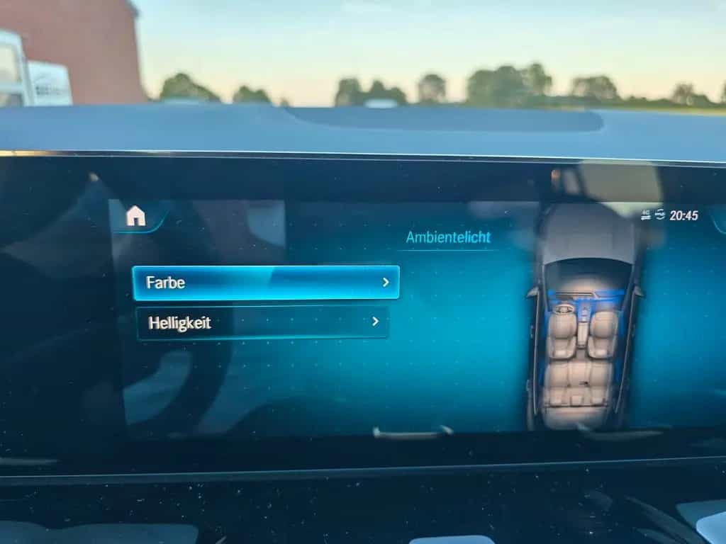 Mercedes-Benz GLA 200 LED MBUX  AHK schwenkb. DAB Allwetter 12/2020-photo-28