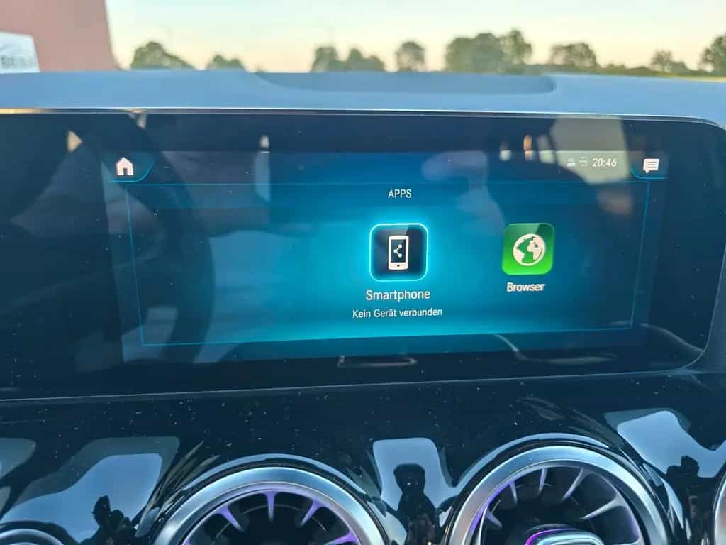 Mercedes-Benz GLA 200 LED MBUX  AHK schwenkb. DAB Allwetter 12/2020-photo-31