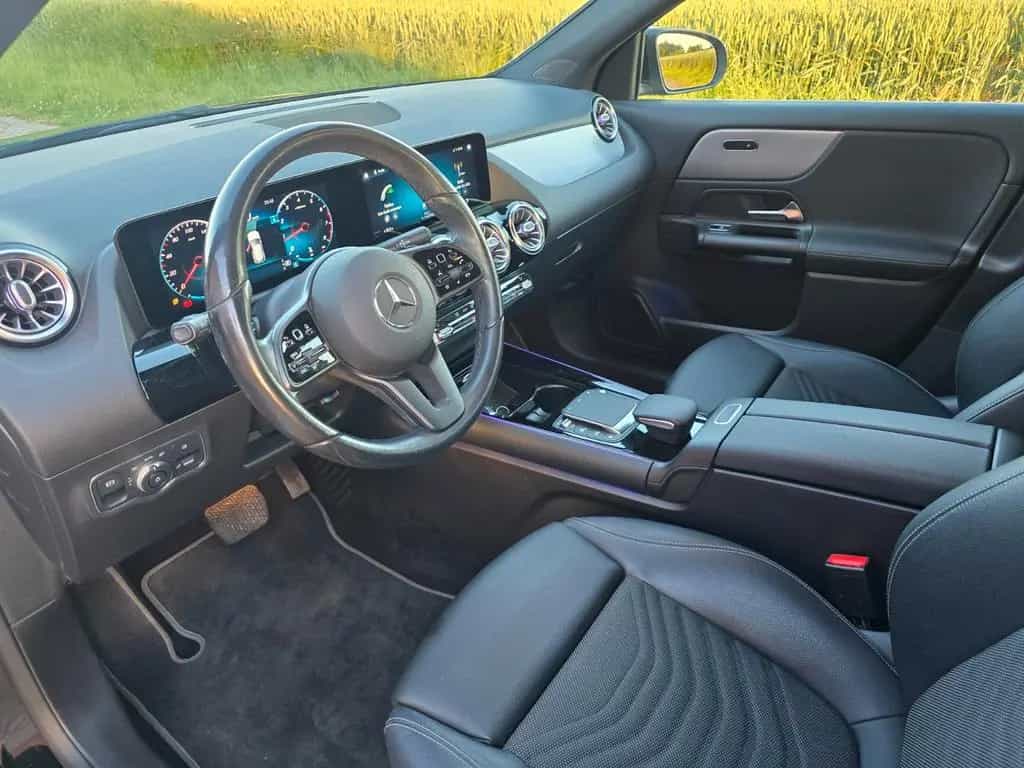 Mercedes-Benz GLA 200 LED MBUX  AHK schwenkb. DAB Allwetter 12/2020-photo-8