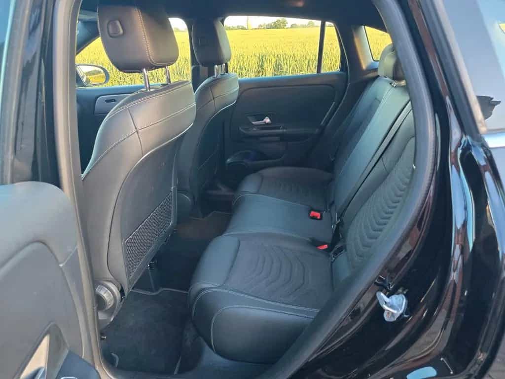 Mercedes-Benz GLA 200 LED MBUX  AHK schwenkb. DAB Allwetter 12/2020-photo-9