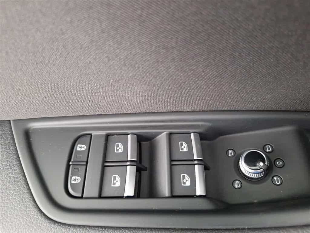 Audi A4 Avant advanced 35 2.0 TFSI S-tronic 02/2025-photo-15