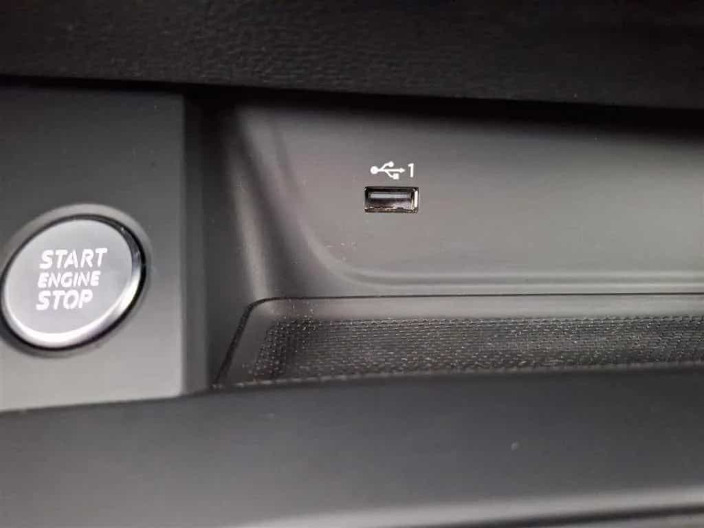 Audi A4 Avant advanced 35 2.0 TFSI S-tronic 02/2025-photo-32