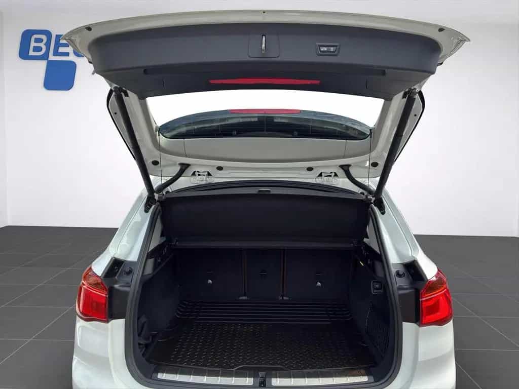 BMW X1 sDrive18i Sport Line AHK KAM 01/2019-photo-17