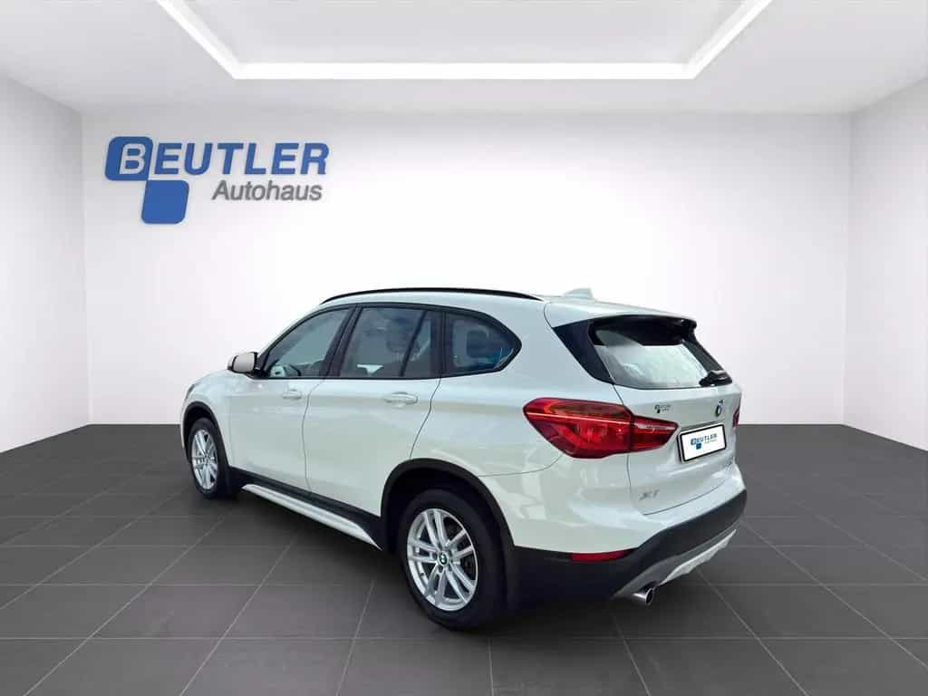 BMW X1 sDrive18i Sport Line AHK KAM 01/2019-photo-2