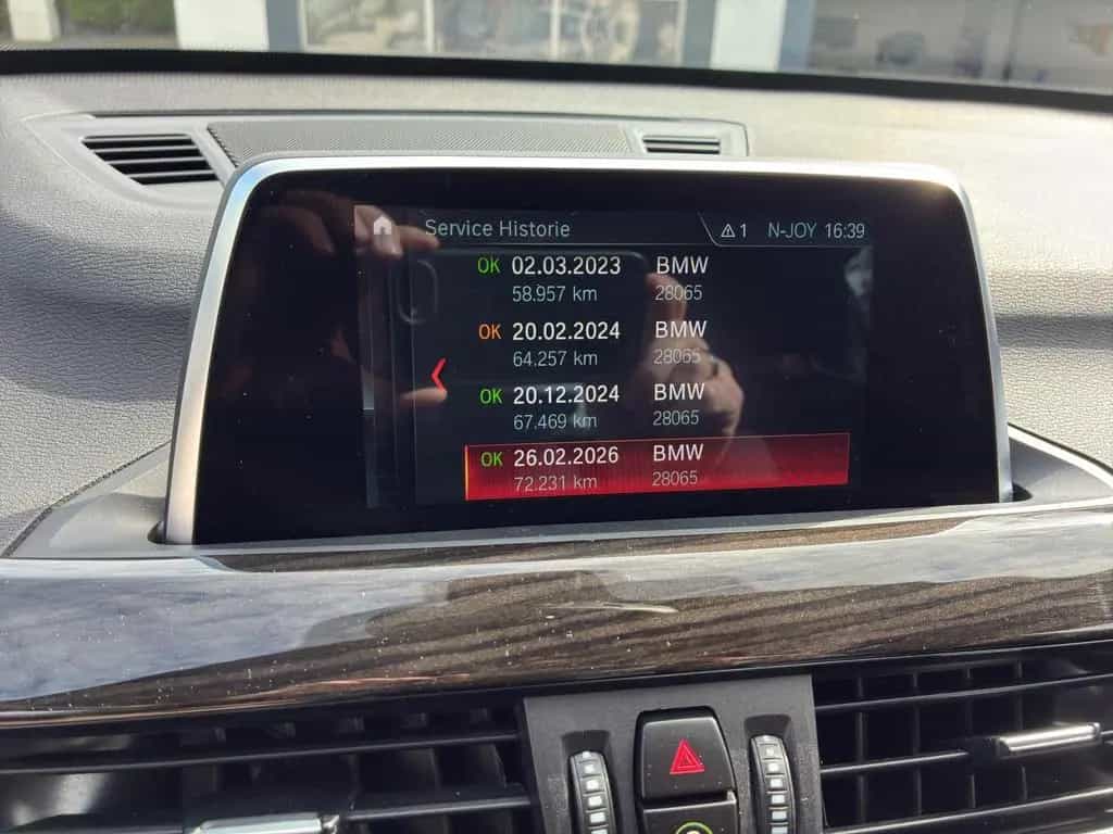 BMW X1 sDrive18i Sport Line AHK KAM 01/2019-photo-21