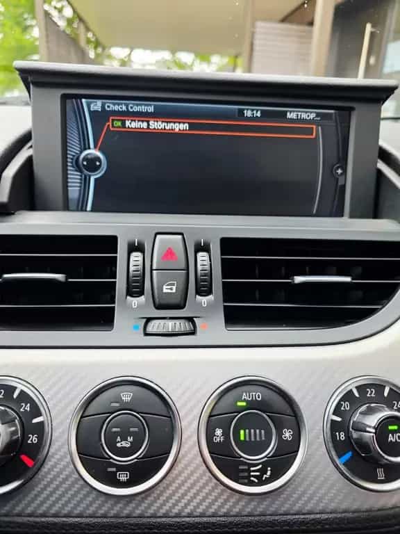BMW Z4 sDrive 35is 340 PS M Paket Navi PDC Automatik 04/2012-photo-19