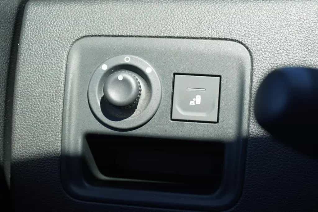 Dacia Duster 1.6 SCe 115 Klimaaut. Navi Tempomat AHK 05/2019-photo-15