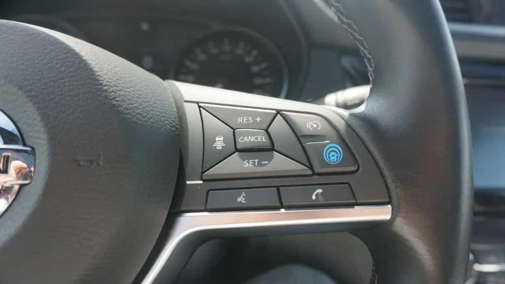 Nissan Qashqai Tekna+ LED Navi ACC Bose Sitzheizung AHK 08/2020-photo-13
