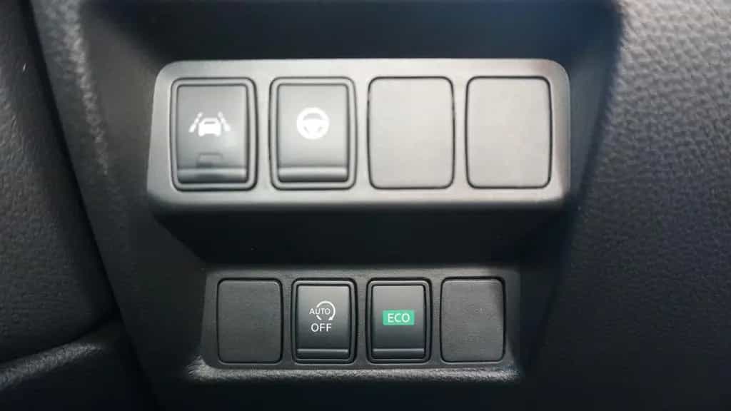 Nissan Qashqai Tekna+ LED Navi ACC Bose Sitzheizung AHK 08/2020-photo-17