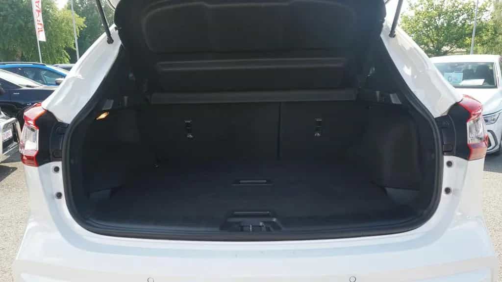 Nissan Qashqai Tekna+ LED Navi ACC Bose Sitzheizung AHK 08/2020-photo-30
