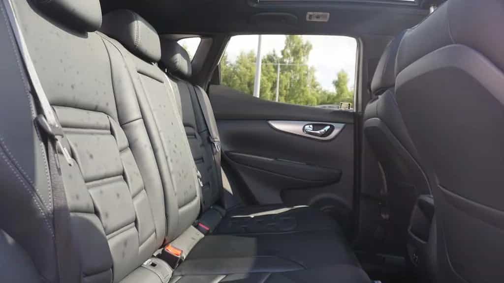 Nissan Qashqai Tekna+ LED Navi ACC Bose Sitzheizung AHK 08/2020-photo-31