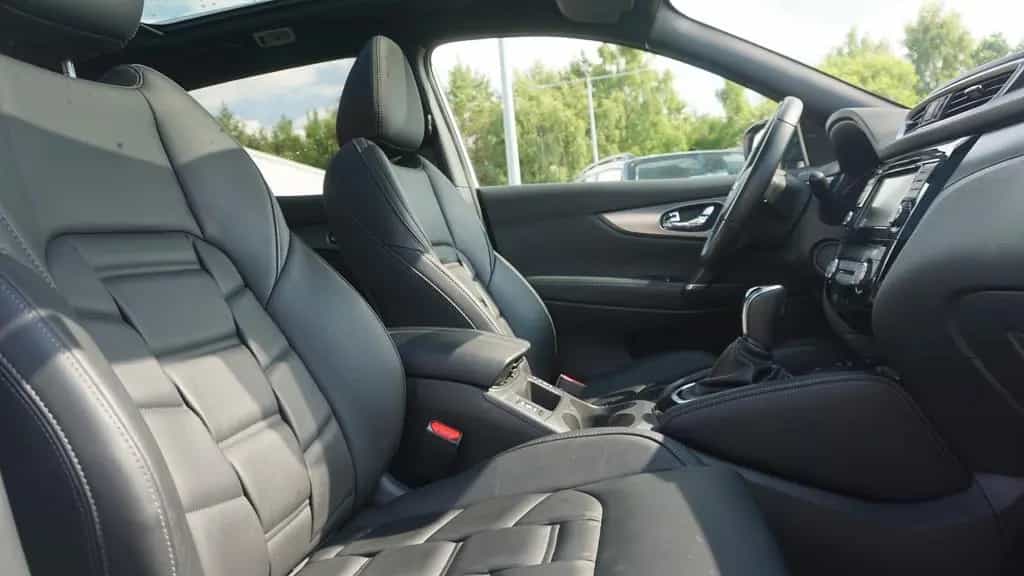 Nissan Qashqai Tekna+ LED Navi ACC Bose Sitzheizung AHK 08/2020-photo-32