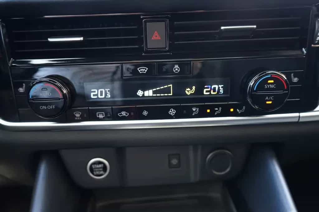 Nissan Qashqai 1.3 M-Hybrid Tekna LED ACC Panorama 360° 07/2021-photo-14