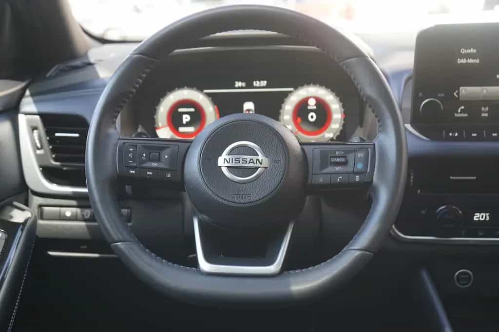 Nissan Qashqai 1.3 M-Hybrid Tekna LED ACC Panorama 360° 07/2021-photo-17