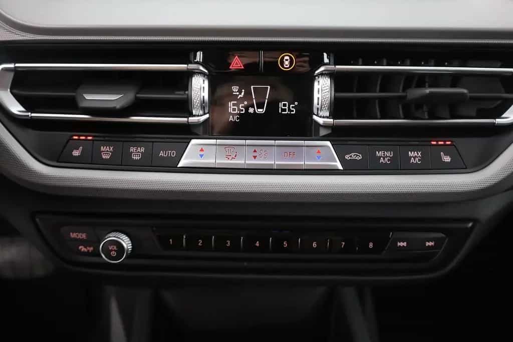 BMW 118 d Advantage LED Navi Android Apple DAB PDC 05/2022-photo-11