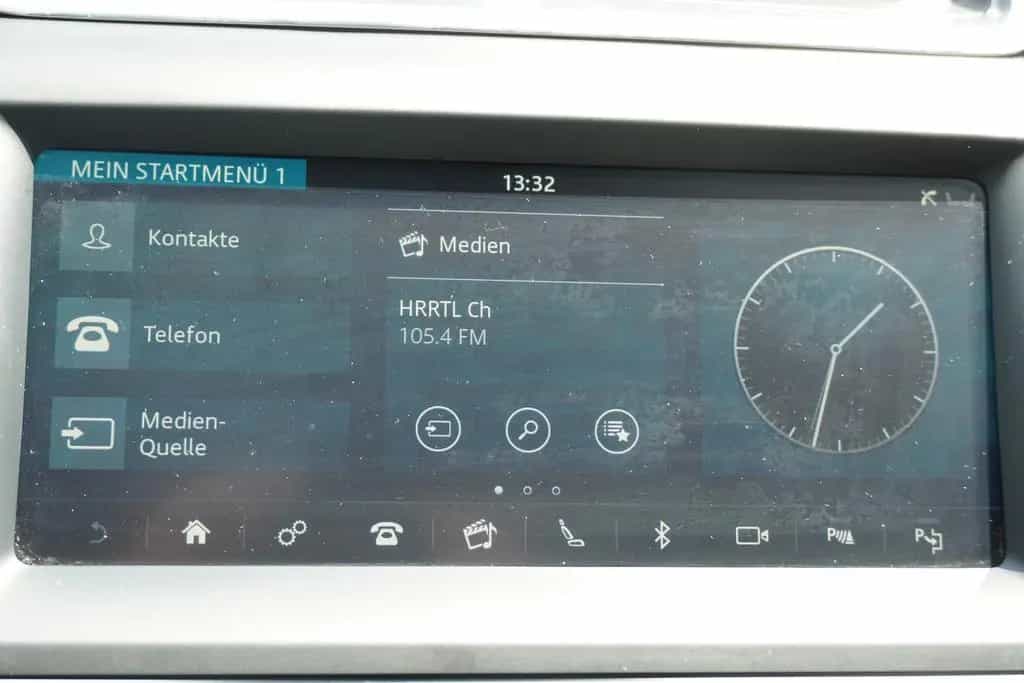 Jaguar E-Pace 2.0  AWD LED Kamera Sitzheizung Tempomat 09/2018-photo-18