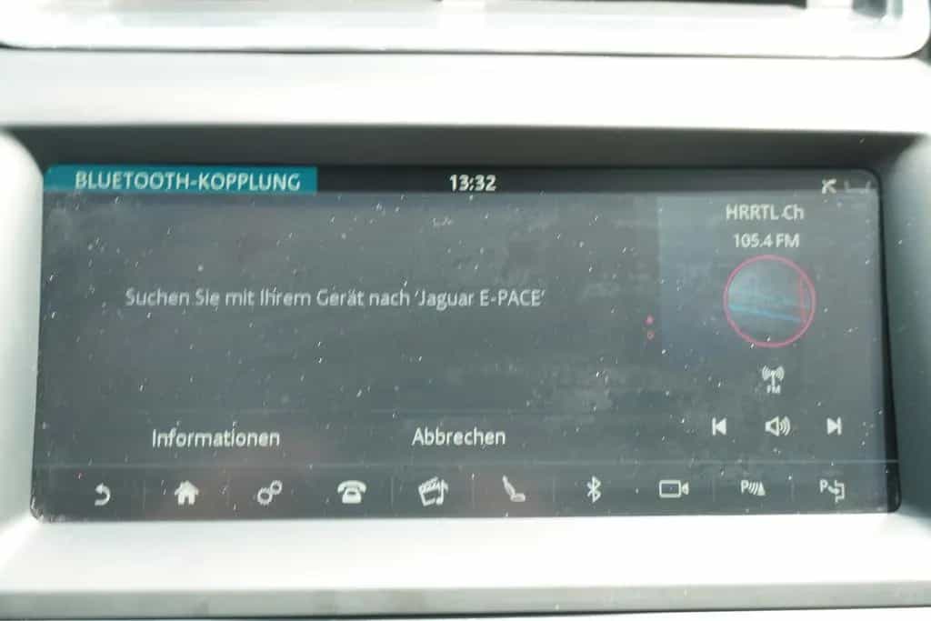 Jaguar E-Pace 2.0  AWD LED Kamera Sitzheizung Tempomat 09/2018-photo-21