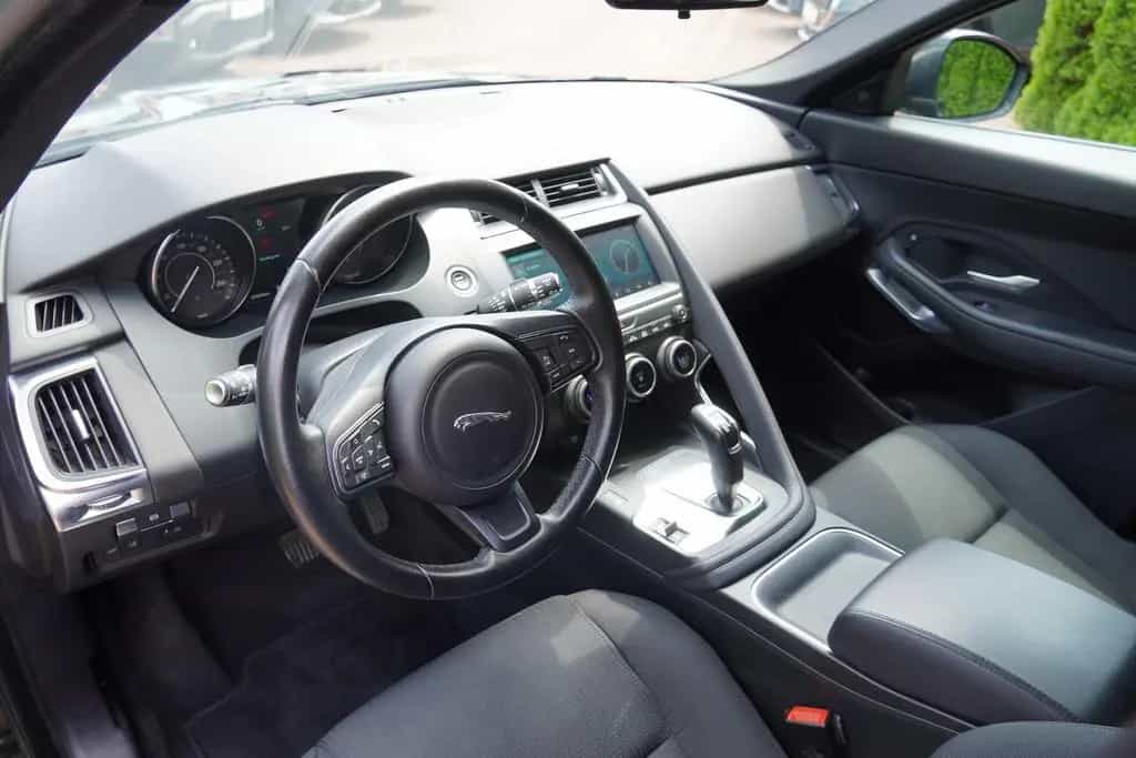 Jaguar E-Pace 2.0  AWD LED Kamera Sitzheizung Tempomat 09/2018-photo-24