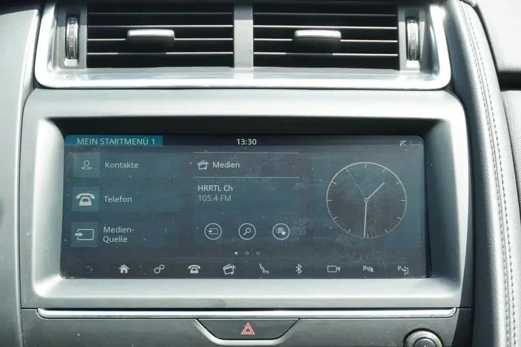 Jaguar E-Pace 2.0  AWD LED Kamera Sitzheizung Tempomat 09/2018-photo-9