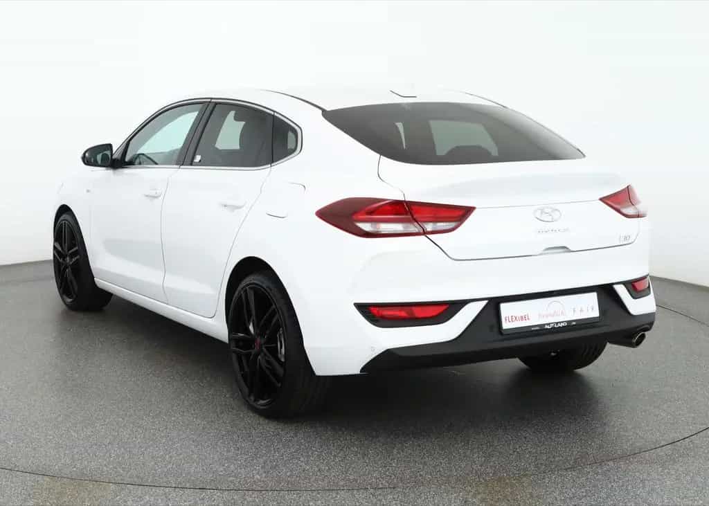 Hyundai i30 Fastback 1.5 T-GDI Aut. LED Navi Sitzheizung 03/2021-photo-2